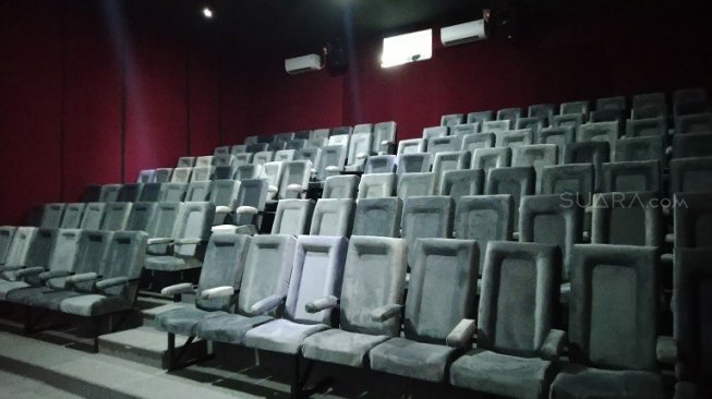 Bioskop Rakyat di Jakarta. (Suara.com/Tyo)