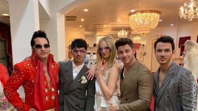 Pernikahan Sophie Turner dengan Joe Jonas. (Instagram/@kevinjvideos)