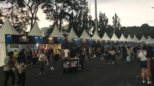 Suasana Gelora Bung Karno jelang Konser Ed Sheeran, Jumat (3/5/2019). [Sumarni/Suara.com]