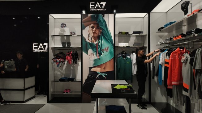 Buka Gerai Pertama EA7 Emporio Armani Usung Koleksi Spring Summer