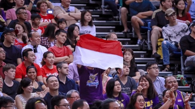 Suporter CLS Knights Indonesia di OCBC Arena, Singapura. [Dok. CLS Knights Indonesia]