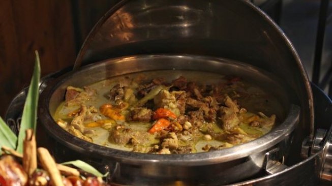 Buka Puasa, Es Bubur Dawet dan Tengkleng Jadi Andalan Buka Puasa, Es Bubur Dawet dan Tengkleng Jadi Andalan