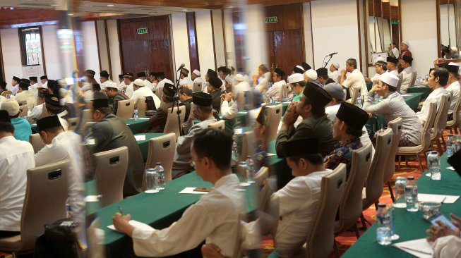 Pengurus Besar Masyarakat Cinta Masjid (MCM) Indonesia bersama Alim Ulama Indonesia menggelar musyawarah bertema "Cinta Damai Indonesia" di Jakarta, Minggu (5/5). [Suara.com/Arief Hermawan P]