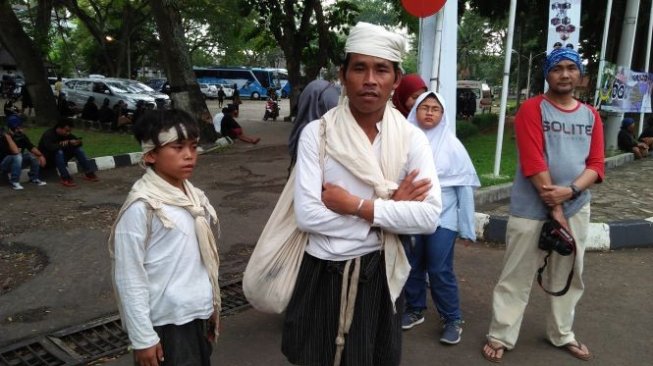Berusia 12 Tahun, Sarim Lakoni Seba Tempuh Puluhan Kilometer Berjalan Kaki