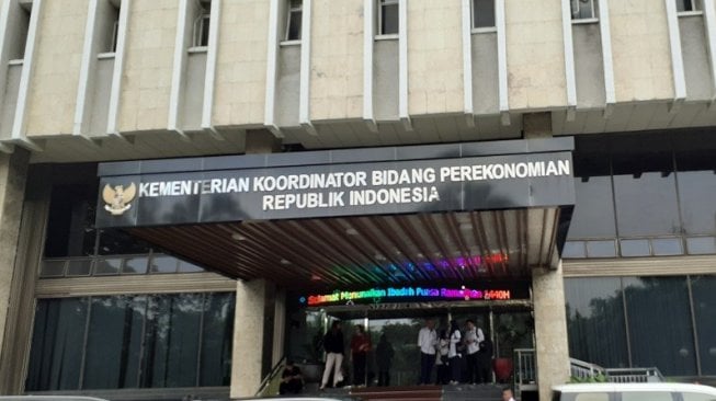 Puasa Hari Pertama, 2 Menteri Sambangi Darmin Bahas Mahalnya Tiket Pesawat