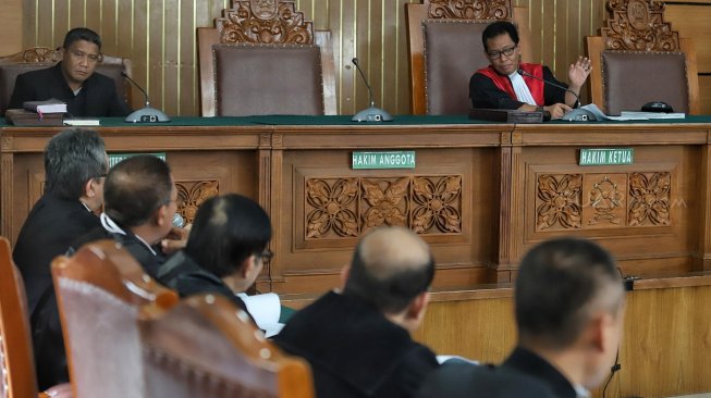 Suasana sidang perdana praperadilan mantan Ketum PPP Romahurmuziy di Pengadilan Negeri Jakarta Selatan, Jakarta, Senin (6/5). [Suara.com/Muhaimin A Untung]