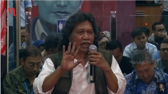 Kenang Pengalaman di Dolly, Cak Nun Doakan Anak Pelacur Jadi Presiden RI