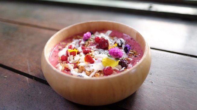 Resep Berry Yogurt Smoothie Bowl [Suara.com/Dinda]