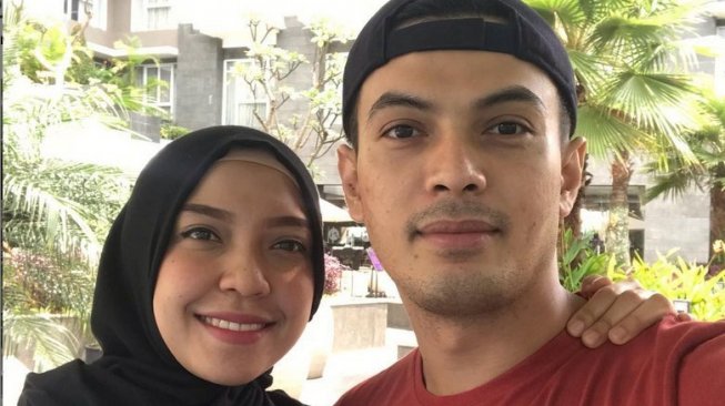 Temmy Rahadi dan istri, Ira Wahyuni. [Instagram]