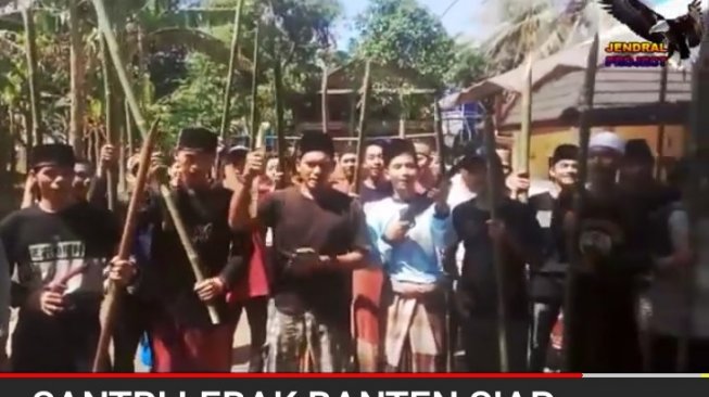 viral santri lebak banten dukung Prabowo-Sandi. (istimewa).