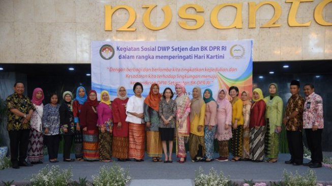 Dharma Wanita Persatuan DPR Memperingati Hari Kartini