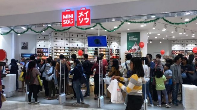 Miniso Ajak Pelanggan Belanja Sambil Donasi untuk Korban Banjir Sentani