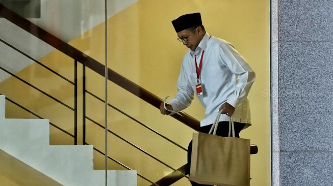 Menteri Agama Lukman Hakim Saifuddin tiba untuk menjalani pemeriksaan di kantor KPK, Jakarta, Rabu (8/5). [Suara.com/Muhaimin A Untung]