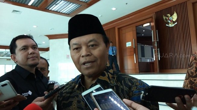 Selain Tertibkan BuzzerRp, HNW Sarankan Jokowi Usulkan Perubahan UU ITE