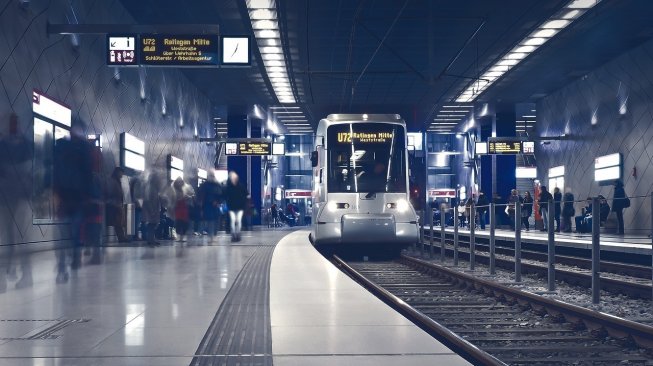 Viral Pria Pergi dari Stasiun ke Penginapan dengan Kendaraan Tak Terduga, Sebut Bisa Lebih Hemat Ongkos