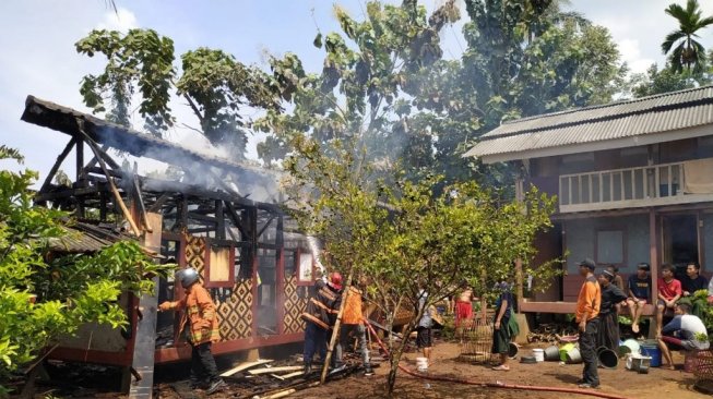 Api Lalap Ponpes As-Syifa saat Santri Belajar, Alquran dan Pakaian Ludes