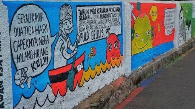 Salah satu mural di sudut Pulo Geulis. (Instagram/@evincahyono)