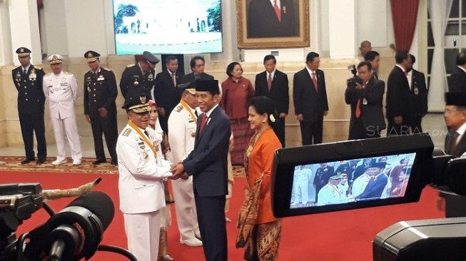 Jokowi Lantik Gubernur Maluku Utara Abdul Gani dan  Wagub Al Yasin Ali