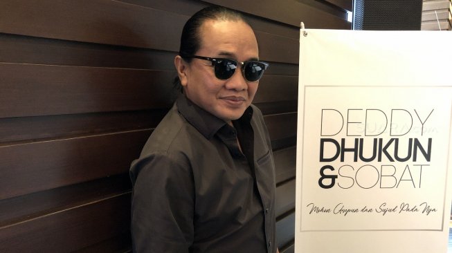 Deddy Dhukun merilis album Satu Cinta Abadi. Album ini merupakan kolaborasi Deddy bareng almarhum Dian Pramana Poetra. [Revi C Rantung/Suara.com]