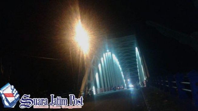 Jembatan Malo Jadi Tempat Favorit Ngabuburit Warga Bojonegoro