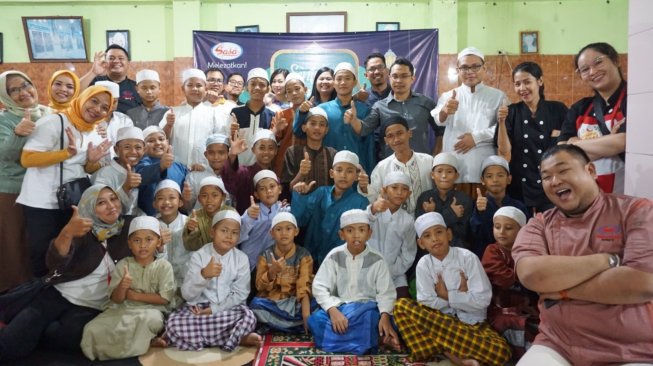 Semarakkan Ramadan, Sasa Ajak Anak Panti Asuhan Belajar Memasak