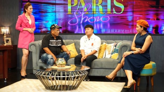 Asisten Raffi Ahmad, Merry di acara Hotman Paris Show. [YouTube]