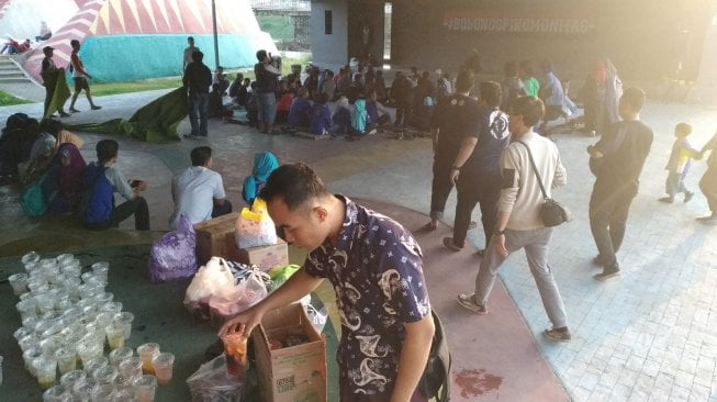 Ratusan Komunitas Muda-mudi Kediri Kenang 40 Hari Kematian Budi Hartanto