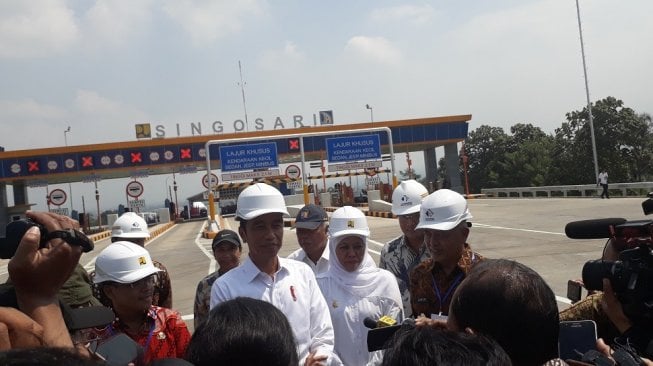 Presiden Jokowi resmikan Tol Pandaan - Malang. (Suara.com/Ummi Hadyah Saleh)