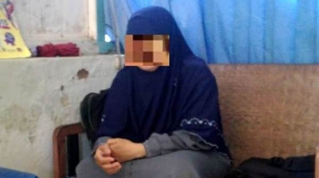 Merasa Dilecehkan Densus, Istri Terduga Teroris Dilarang Pakai Hijab