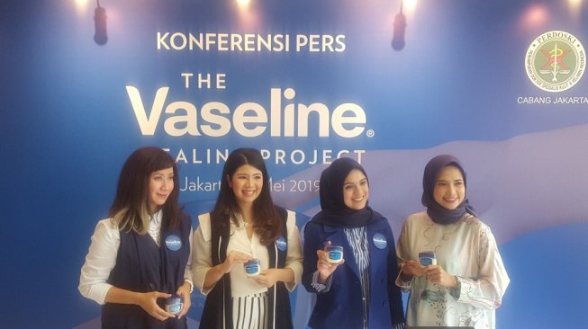 Rawan banjir, warga Penjaringan dapat edukasi soal mengatasi penyakit kulit. (Suara.com/Vessy Frizona)