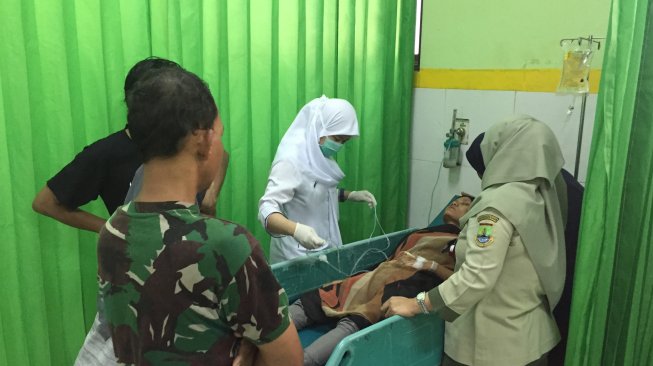 Tenggak Cairan Pembersih Lantai, Ibu Muda Tergeletak di Pemakaman