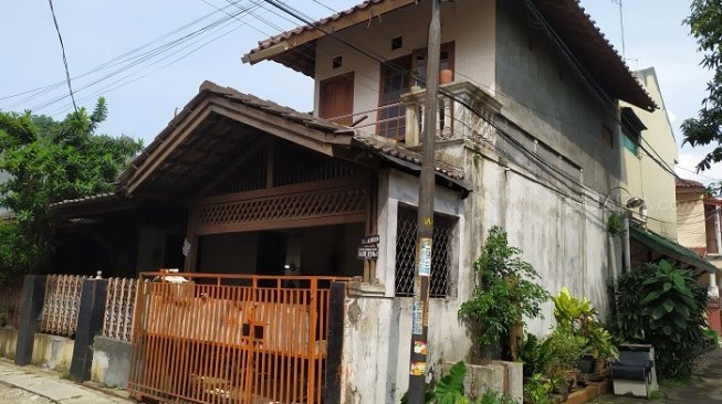 Rumah Nenek Sri di Kompleks Griya Lembah Depok, Jawa Barat. (Suara.com/Supriyadi).