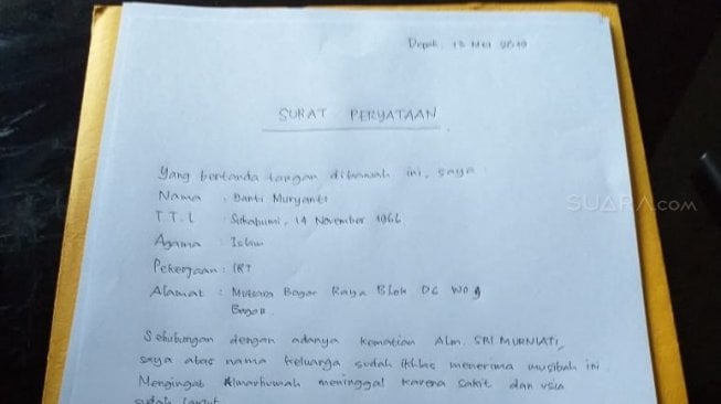 Surat pernyataan keluarga terkait penemuan mayat Nenek Sri. (Suara.com/Supriyadi).