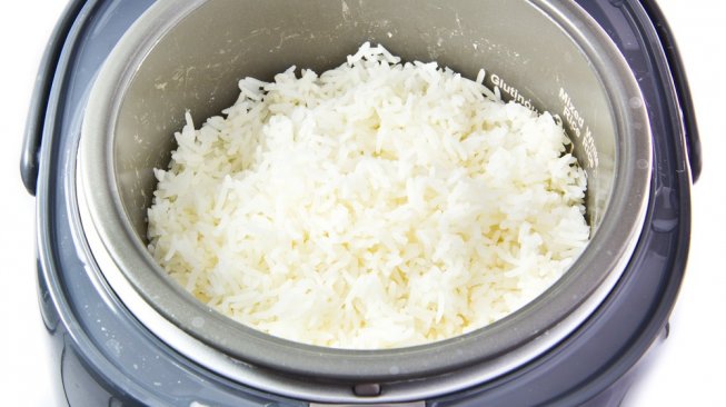Beli Rice Cooker di Olshop Harga Rp40 Ribuan, Pas Datang Wanita Ini Senyum Lihat Isi Paket