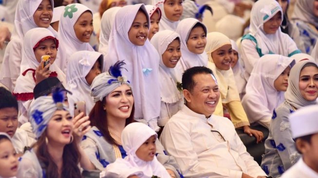 Ketua DPR Ajak Anak Yatim Berdoa bagi Bangsa Indonesia