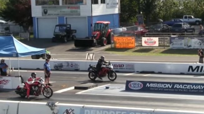 Video: Adu Drag Harley-Davidson Vs KTM, Hasilnya Tuai Hujatan Warganet