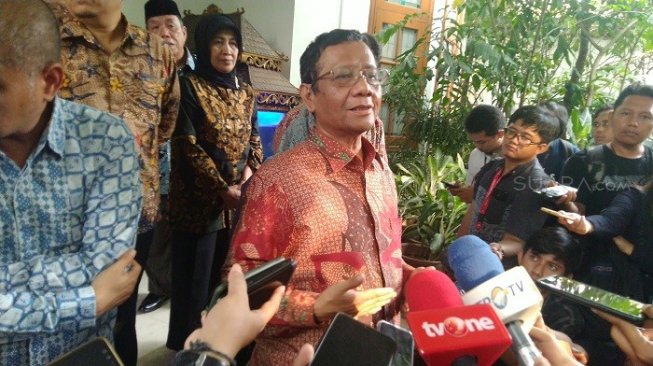 Tak Masuk Tim Asistensi Hukum Bentukan Wiranto, Mahfud: Diganti Orang Lain