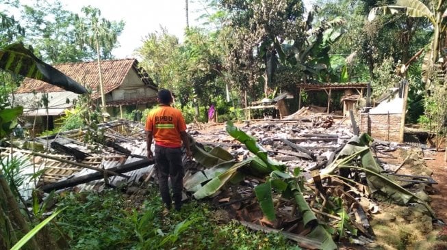 Ditinggal Tarawih Rumah Buruh Tani Ludes Terbakar, Saeful Rugi Rp 30 Juta