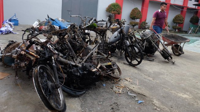 Suasana pascakerusuhan Lapas Narkotika Kelas III Langkat, di Langkat, Sumatera Utara, Jumat (17/5). [ANTARA FOTO/Irsan Mulyadi]