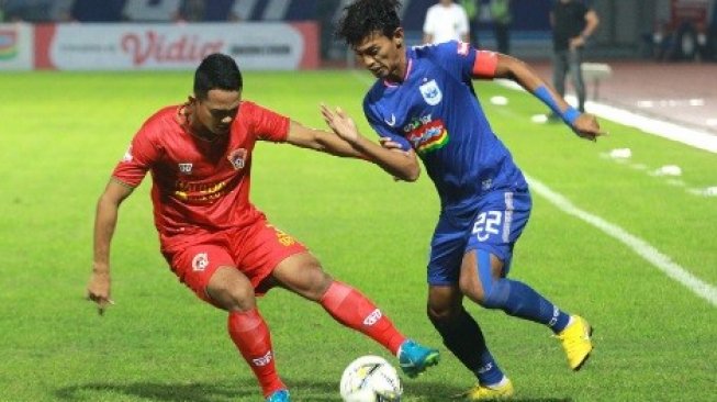 Kecewa PSIS Kalah, Suporter Laskar Mahesa Jenar Bentangkan Spanduk Ini