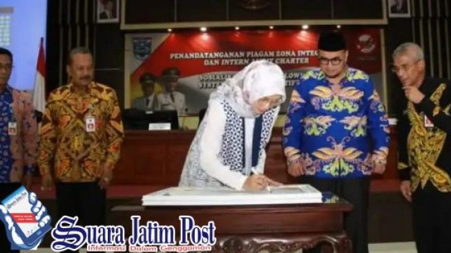 Bupati Probolinggo Tandatangani Piagam Zona Integritas