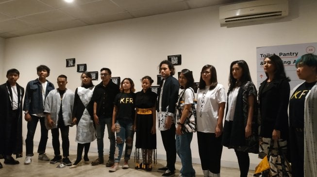 Hayuning Sumbadra hadirkan koleksi fashion bertema kebingungan. (Suara.com/Firsta Nodia)