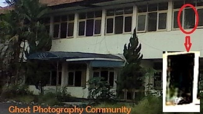 Memburu Hantu Bermodal Kamera Lensa Ala Ghost Photography Community