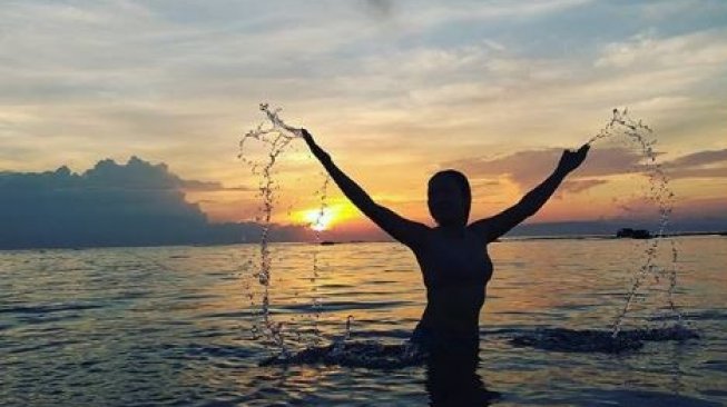 Menikmati Pesona Atraksi Senja di Pantai Manyar Ketewel Bali