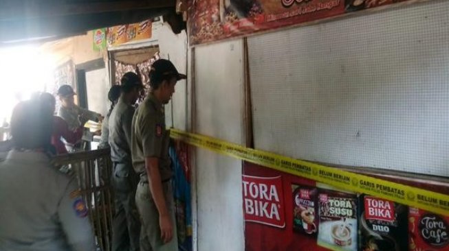 Pasangan Tak Resmi Diciduk di Warung Esek-esek yang Sudah Disegel Satpol PP