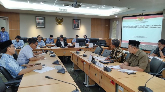 Tak Ada Laptop, Rapat Finalisasi Tatib Paripurna Wagub DKI Diskors