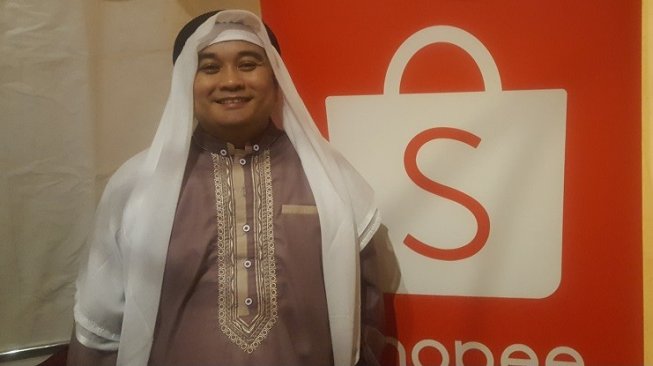 Ustadz Cecep Maulana jelaskan pembayaran zakat fitrah dengan uang atau makanan. (Suara.com/Vessy Frizona)