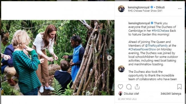 Kate Middleton pakai celana kulot dan sneakers. (Instagram/@kensingtonroyal)