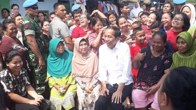 Tiba di Kampung Deret, Jokowi Sampaikan Pidato Kemenangan Pilpres 2019