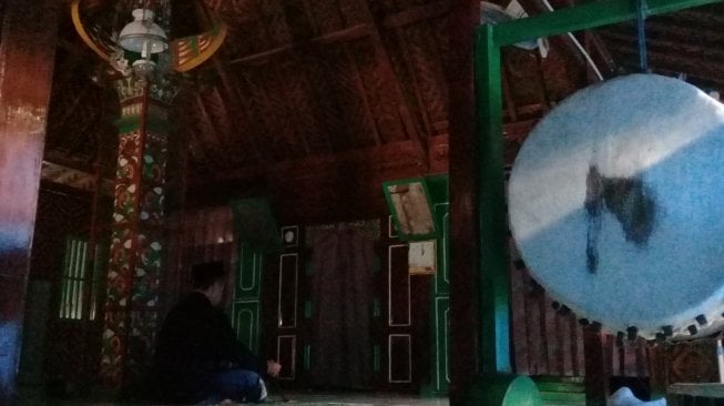 Kumandang Azan di Masjid Ini Jarang Gunakan Alat Pengeras Suara